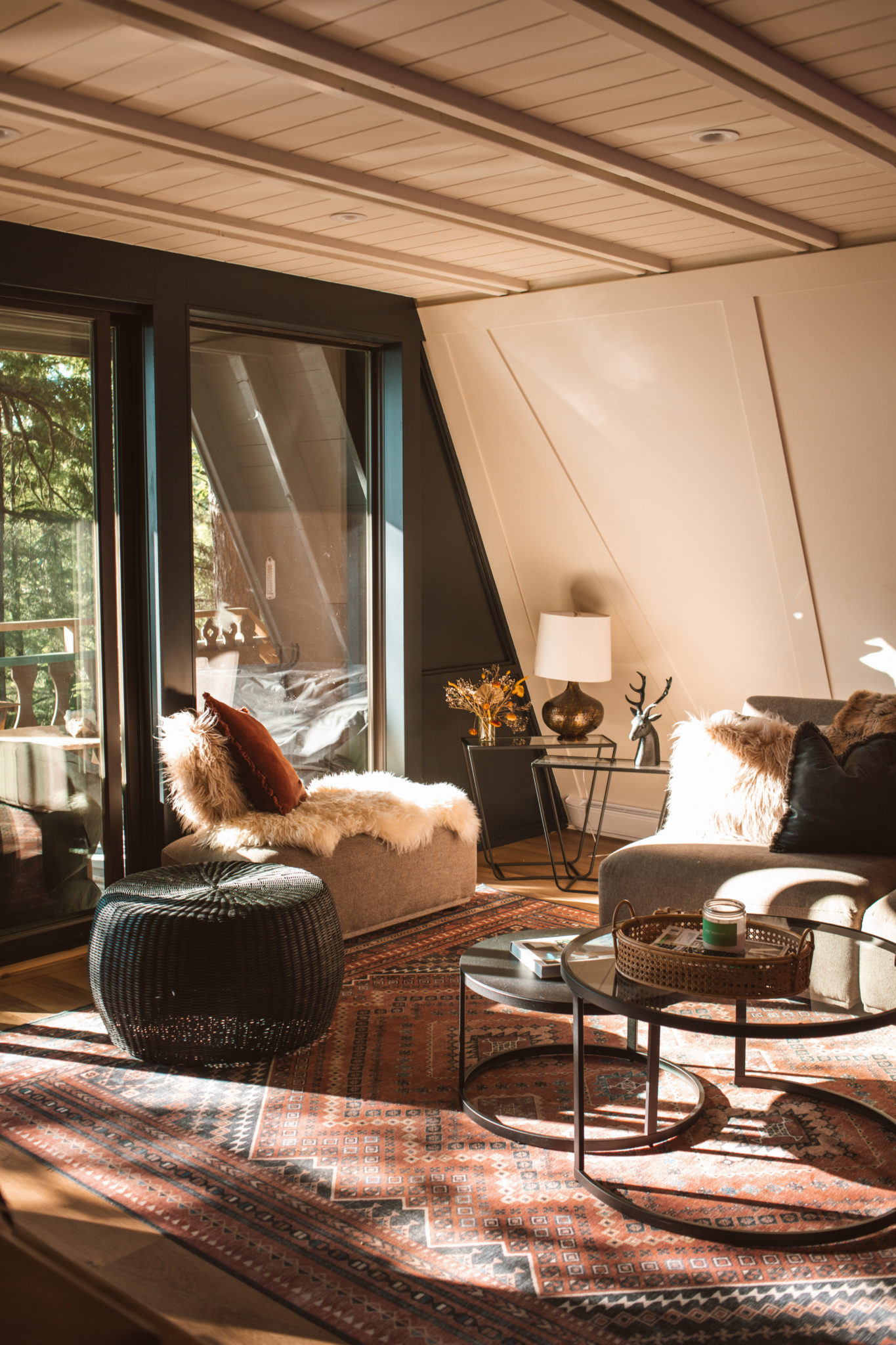 Eh Frame Eh Frame Haus: A Dreamy Waterfront Cottage In Haliburton That’ll Make ...